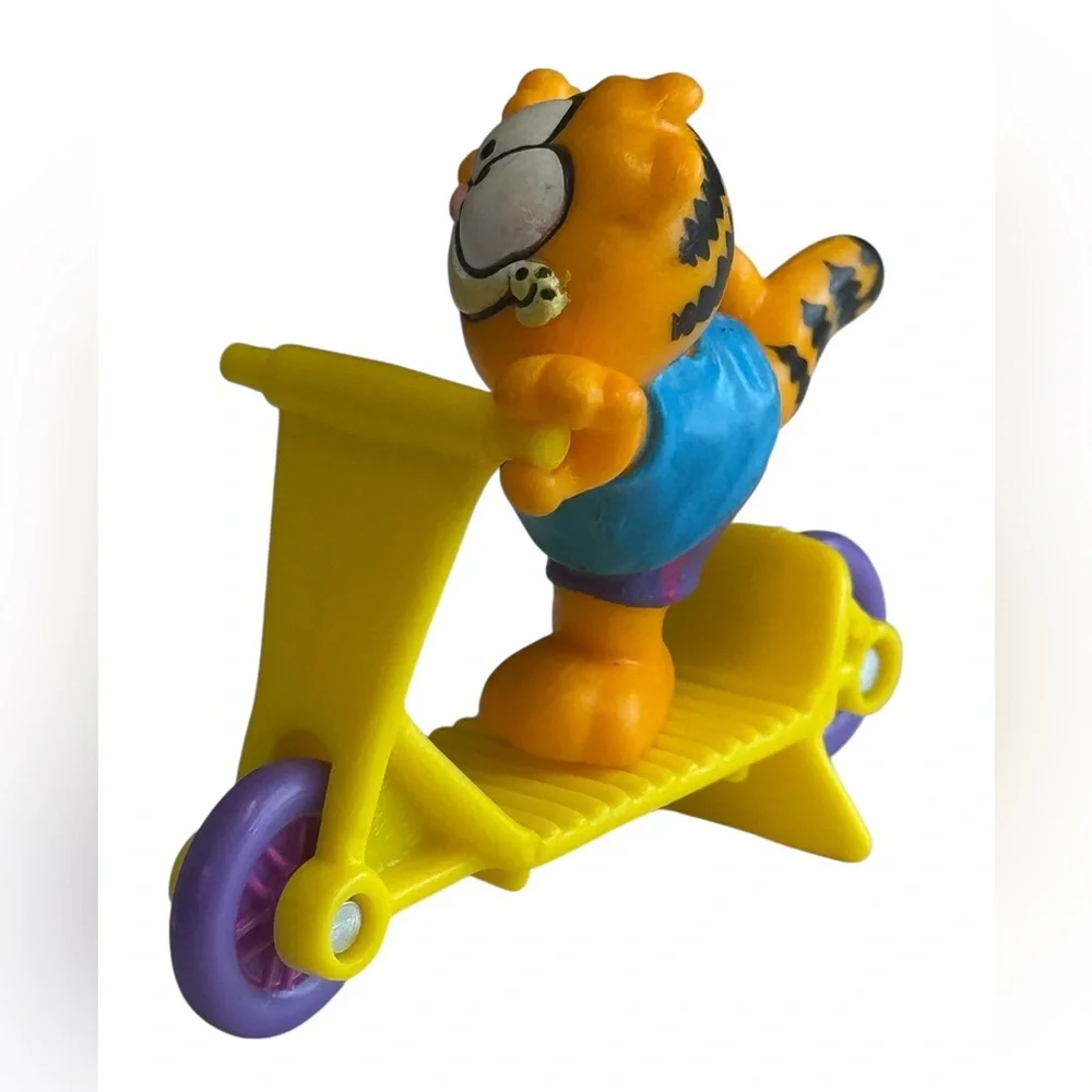 Vintage 1980's McDonalds Garfield Odie on Scooters Happy Meal Toys 4 Pieces